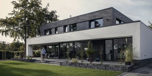 ​REHAU’nun Modern Mimari Pencereleri GENEO Yılın Ürünü Seçildi