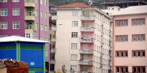 Rize'de Yan Yatan Binalar Korkutuyor