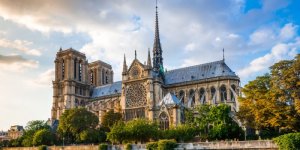 Notre Dame'ın İnşaatı Yeniden Başladı!