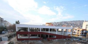 Bayraklı’da Sokak Arası Pazar Yerleri Tek Tek Kalkıyor