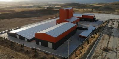 Depreme karşı dayanıklı, dünyanın en hafif yapı bloğu dünyaya uzanıyor