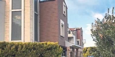 Işın Karaca Urla'da Villa Kiraladı