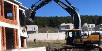 Çiçekliköy'de Yıkımlar Başladı