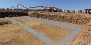 Menderes Hastanesinde Beton Dökme İşlemi Başladı
