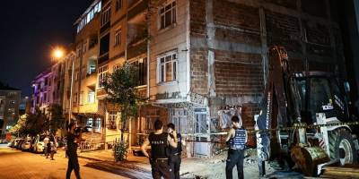 Sultangazi'de Çökme Tehlikesi Olan İki Bina Boşaltıldı