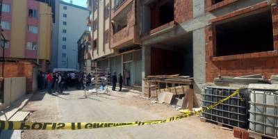 İzmir'de Balkondan Düşen İnşaat İşçisi Hayatını Kaybetti