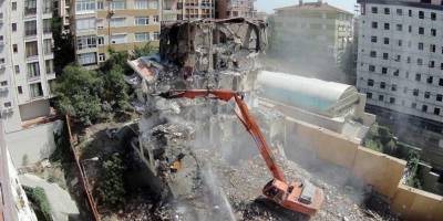 Zeytinburnu'nda Riskli Binalar Ortadan Kaldırılıyor