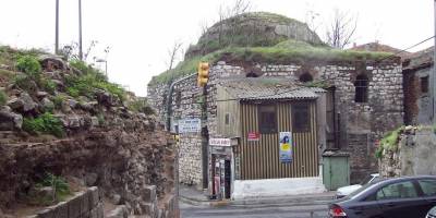 440 yıllık Ayakapı Hamamı 33 Milyon TL'ye Satışa Çıktı