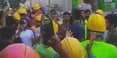 İzmir'deki Gökdelen İnşaatında İş Kazası: 1 İşçi Ağır Yaralandı, Diğer İşçiler İş Bıraktı