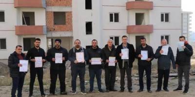 Aynı Evi 150 Kişiye Sattılar!