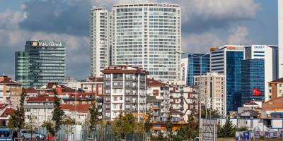 Ümraniye'de Riskli Binalar Yıkılmayı Bekliyor