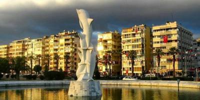 Denizdeki Fırtına ile Su Karşıyaka Girne'deki Yapılaşmalara Kadar Ulaşabilir!