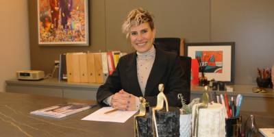 Ankara’da Okudu, İstanbul’da Çalıştı, Çeşme’de Ofis Açtı