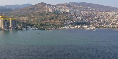 REV Holding Bayraklı'da Denize Sıfır İki Otel İnşa Edecek