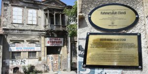 İzmir'de Tarihi Eve Tabela Çaktılar