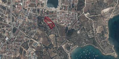 Çeşme'de 400 Milyon TL'ye Satılık Arsa