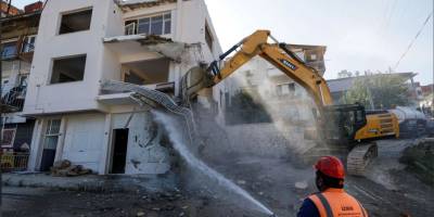 Onat Tüneli'nde 26 Yapı Yıkıldı