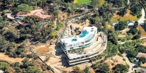 Mohamed Hadid'e Kaçak İnşaat Cezası!