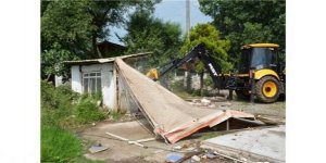 Kartepe'de İmara Aykırı Binalar Yıkılıyor!