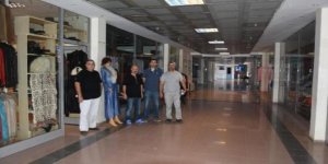 Alsancak Liman Esnafı Kepenk İndirdi