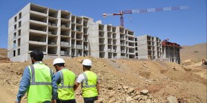 TOKİ Yüksekova Konutlarının İnşaatına Hız Verdi