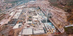 Bayraklı Şehir Hastanesi'nde Binalar Yükselmeye Başladı