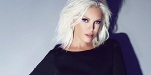 Ajda Pekkan Bodrum'da Emlakçılık Yapıyor