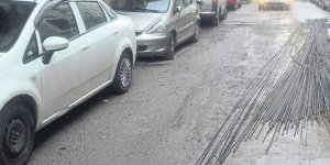 İnşaat Demirleri Araç Lastiklerini Patlatıyor