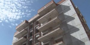 Bayraklı'da 4. Kattan Düşen İnşaat İşçisi Hayatını Kaybetti