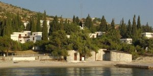 Foça Fransız Tatil Köyü İhaleye Çıkıyor